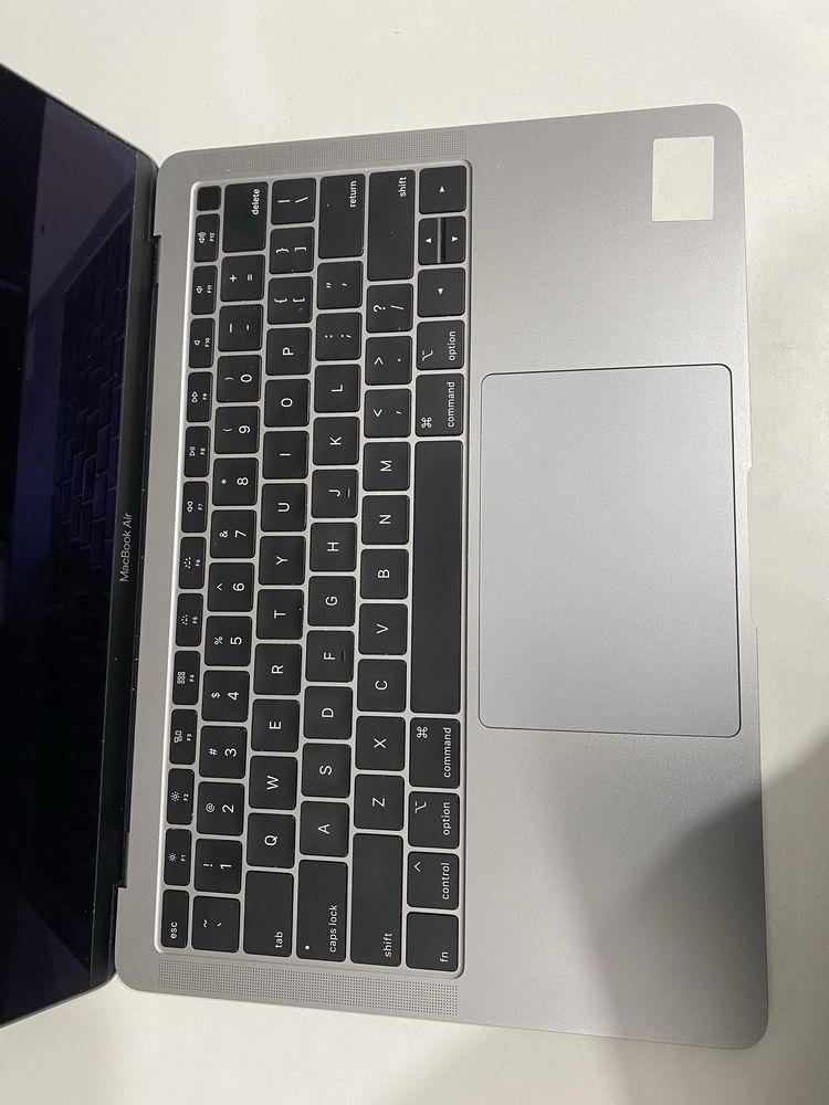 Ноутбук macbook air a1932 2019 8 256 i5