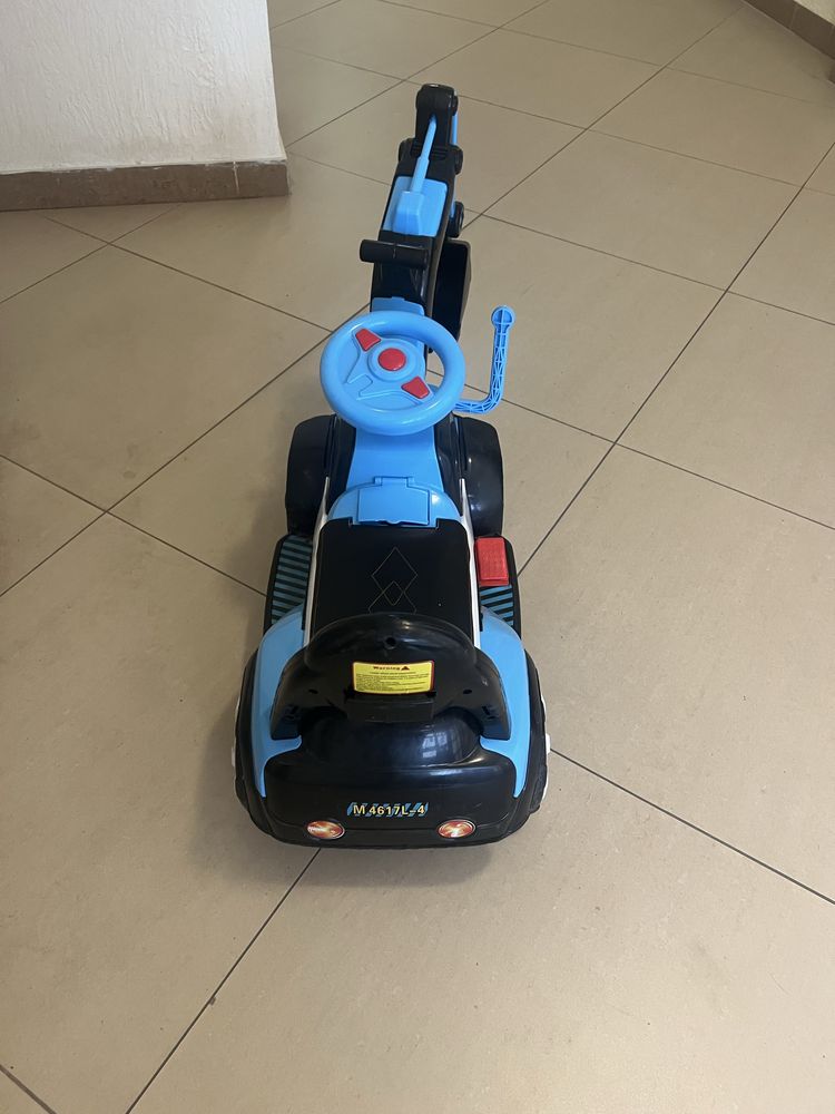 Продам дитячий ескаватор.