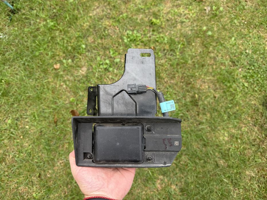 Hyundai Kona датчик радар дистронік сліпі зони 95821- j9000