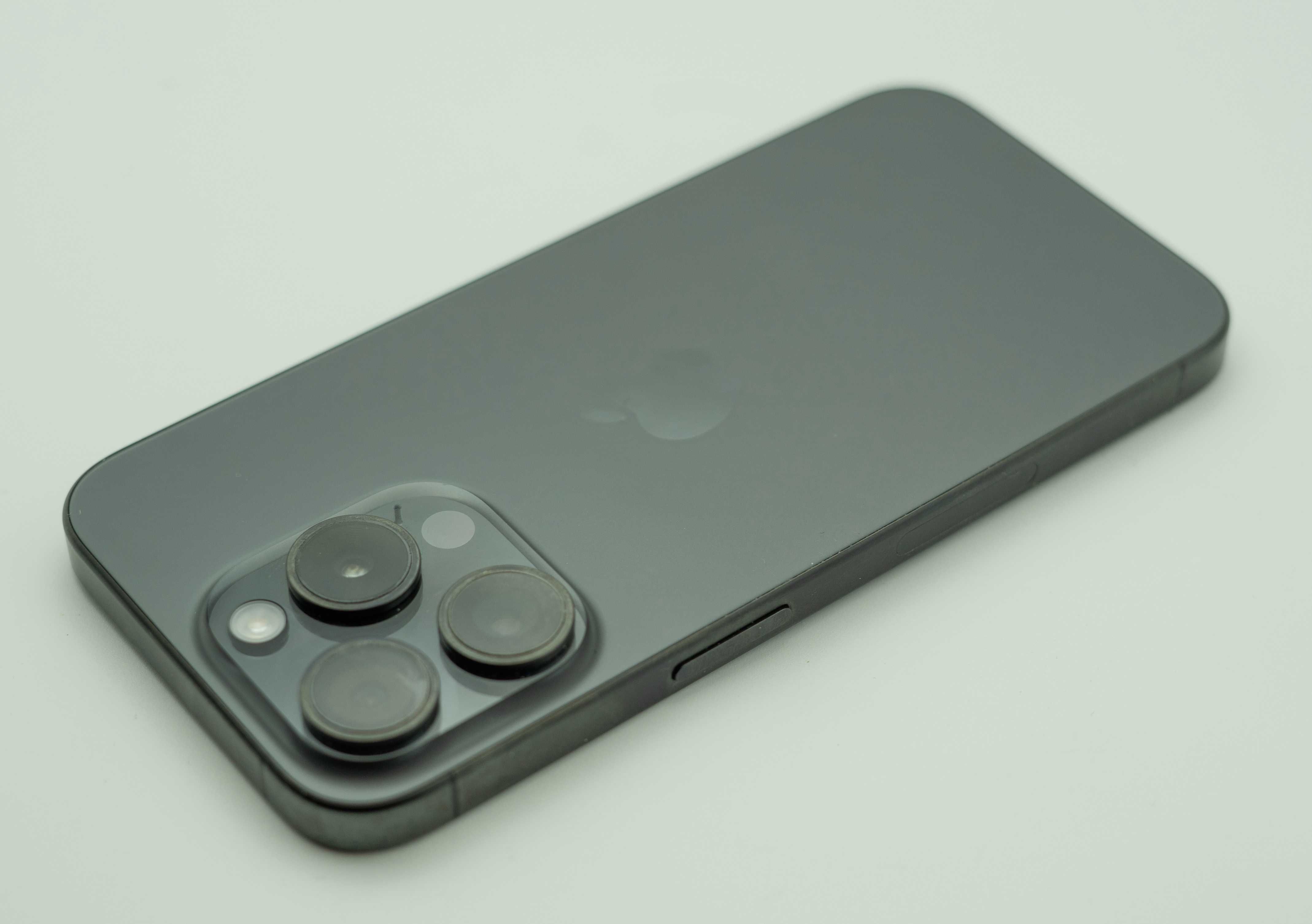 iPhone 15 Pro 128GB Neverlock (eSIM only) - З нюансами