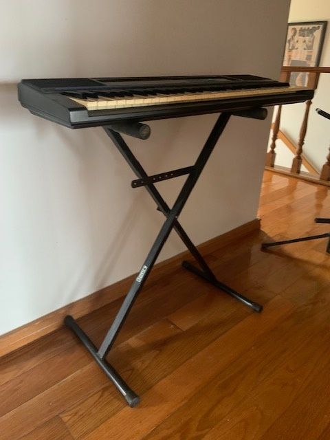 Teclado Yamaha preto