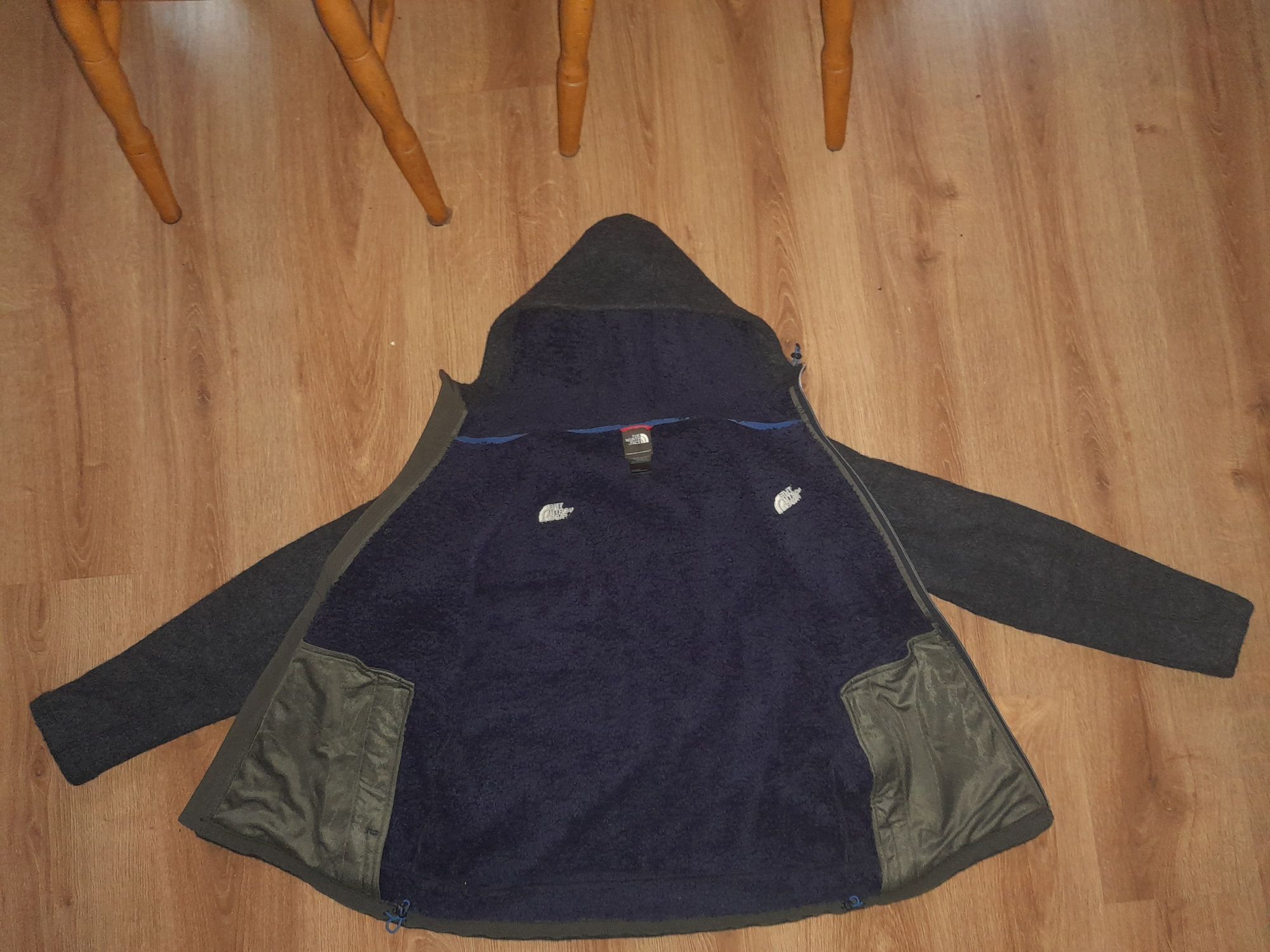 The North Face bluza polarowa z kapturem rozmiar L/G