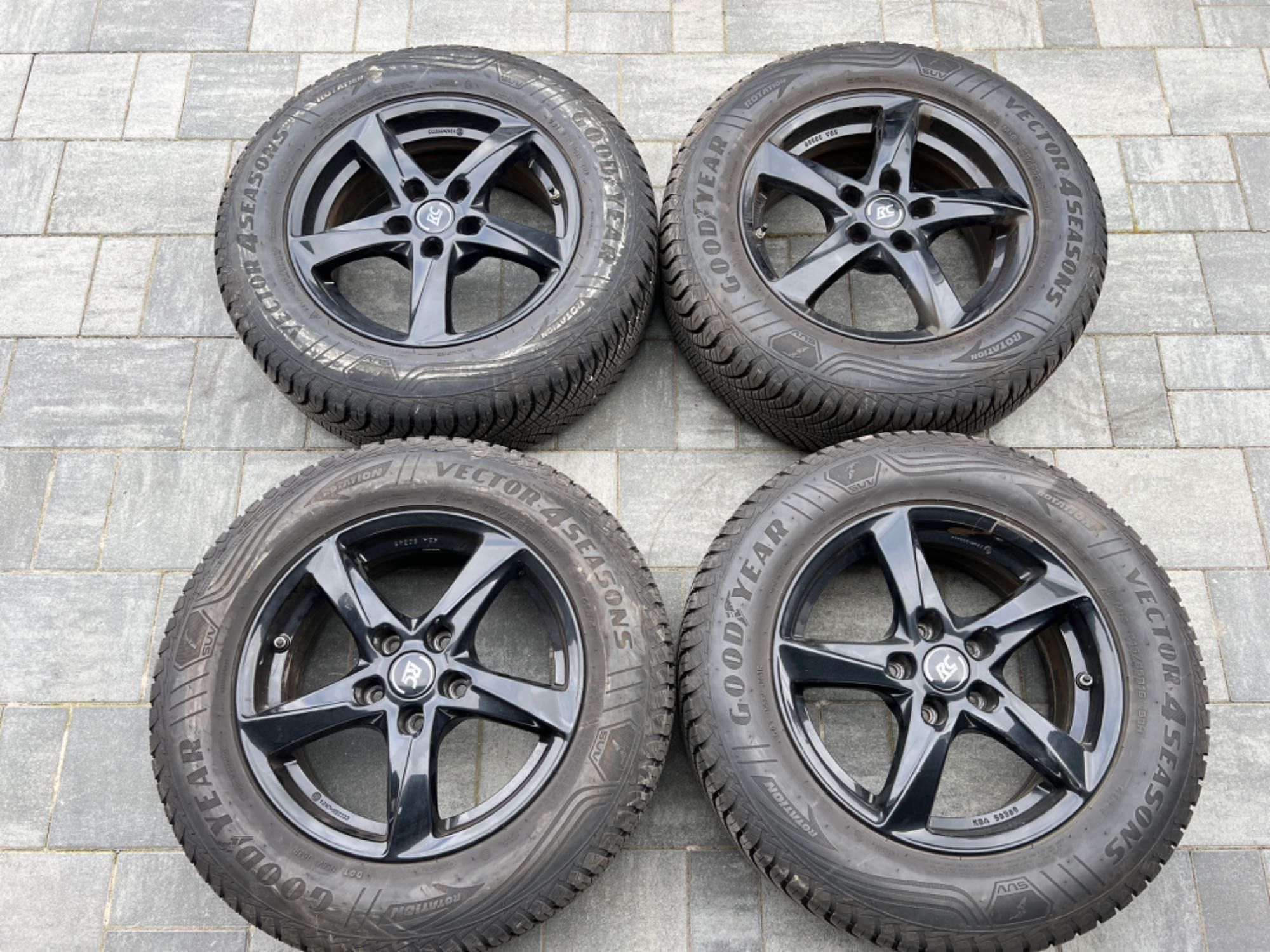 Koła Alufelgi Mazda CX-3 CX-30 5x114,3 215/65/R16 GoodYear 7mm