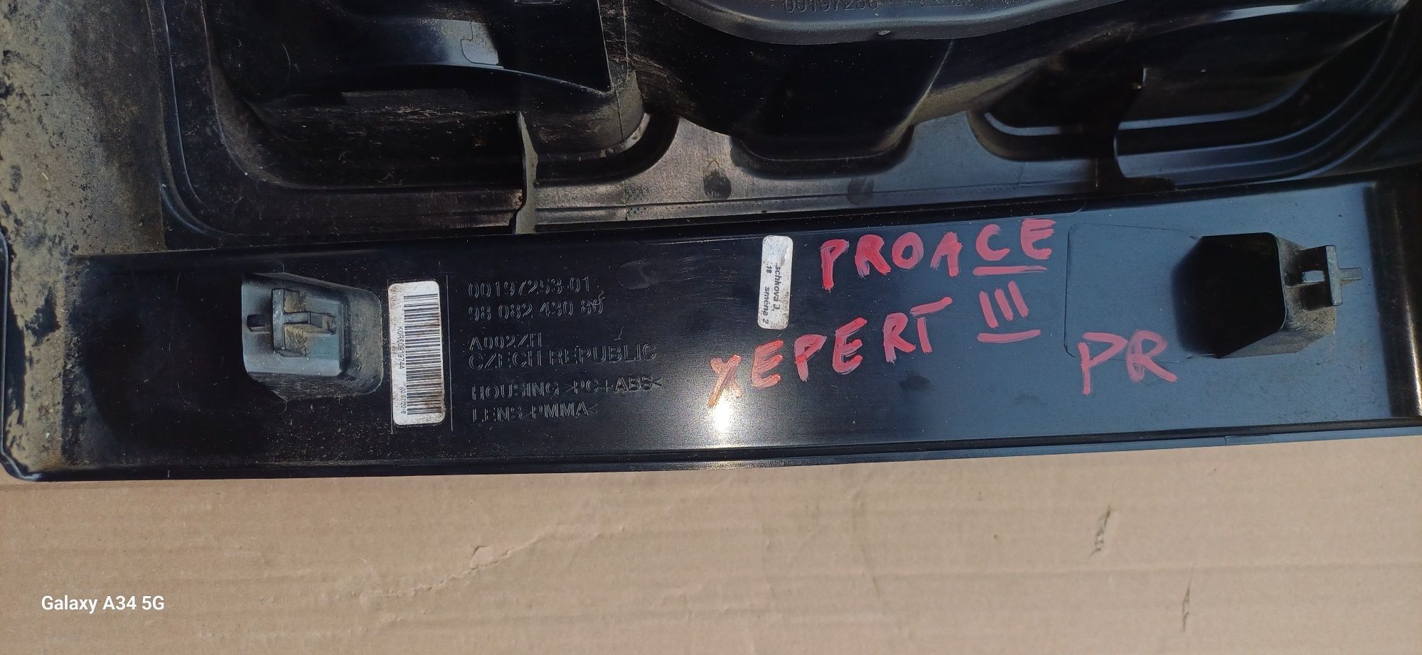Lampa tylna tylnia toyota proace verso 18r expert lll
