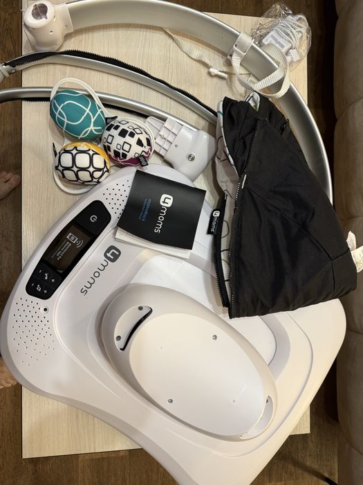 Крісло-гойдалка 4MOMS mamaRoo 4.0