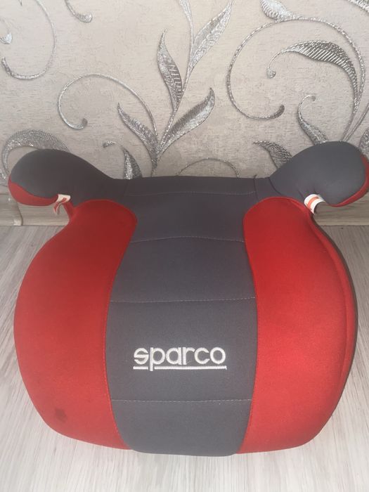 Автокрісло бустер