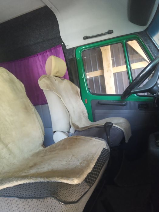 Продам Mercedes 208