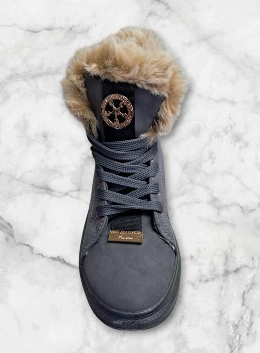 WYPRZEDAŻ Trapery dziecięce zimowe ocieplane rozmiar 34