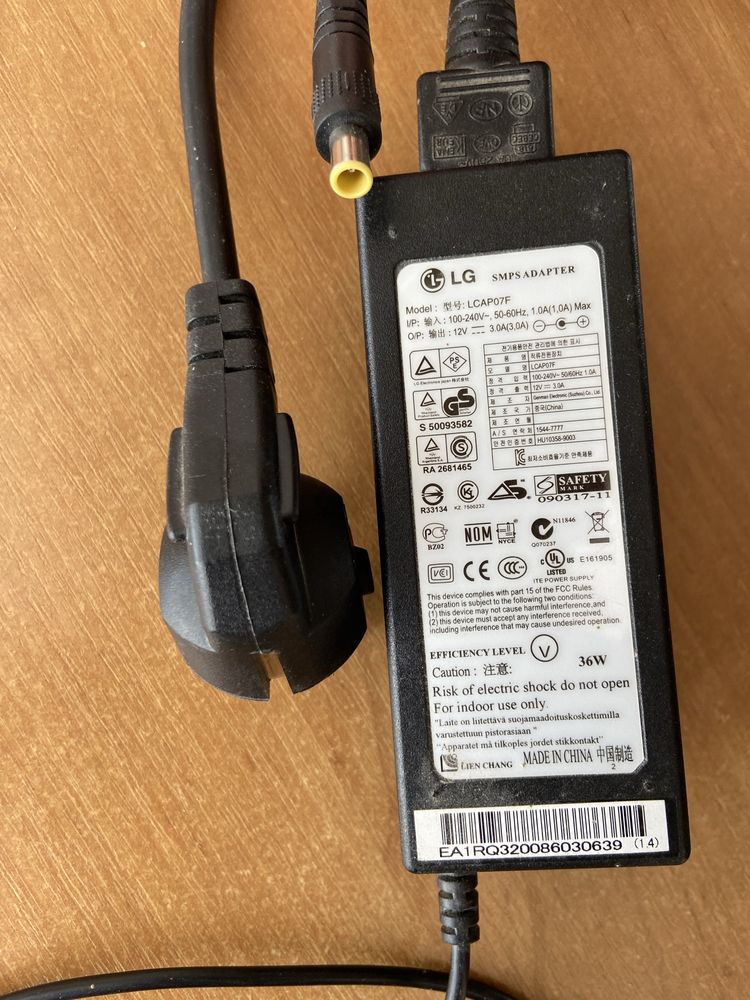 Монітор LG Flatron E2250Т-PN