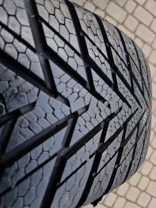 185/60R15 Continental ContiWinterContact TS 800 Зима склад шини резина
