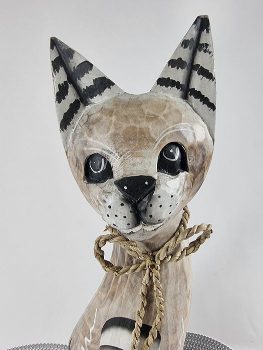 Koty drewniane z drewna stojące figury ozdobne kotki kot