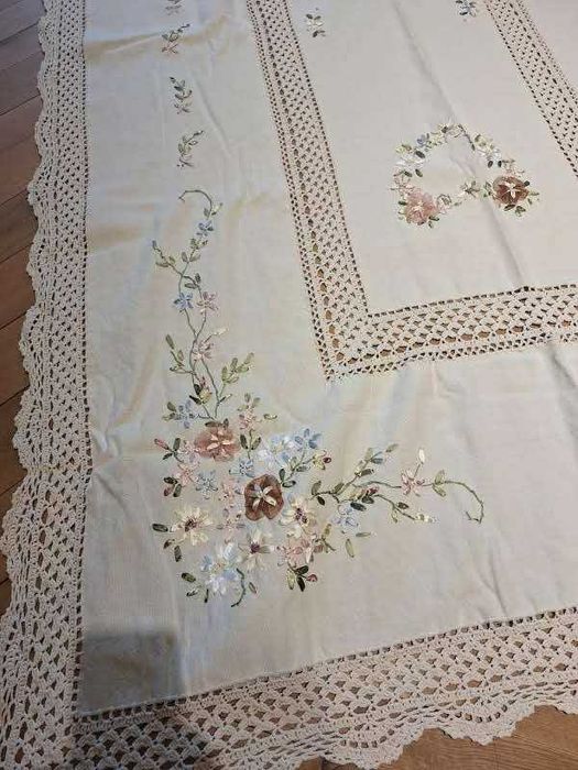 Nowy obrus haftowany 100% bawełna