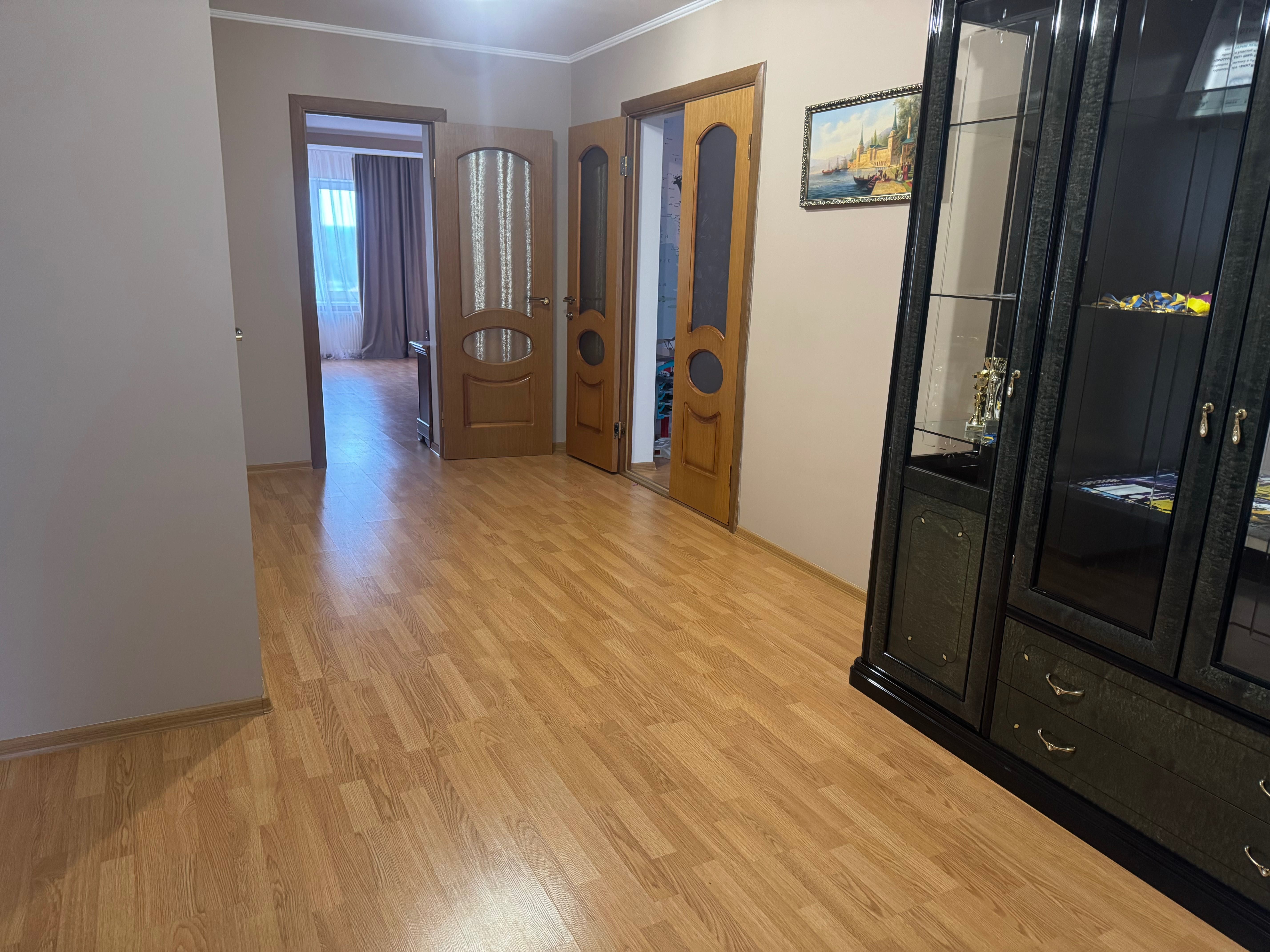 Продаж будинку 622 м.кв як для житла, так і комерційна інвестиція