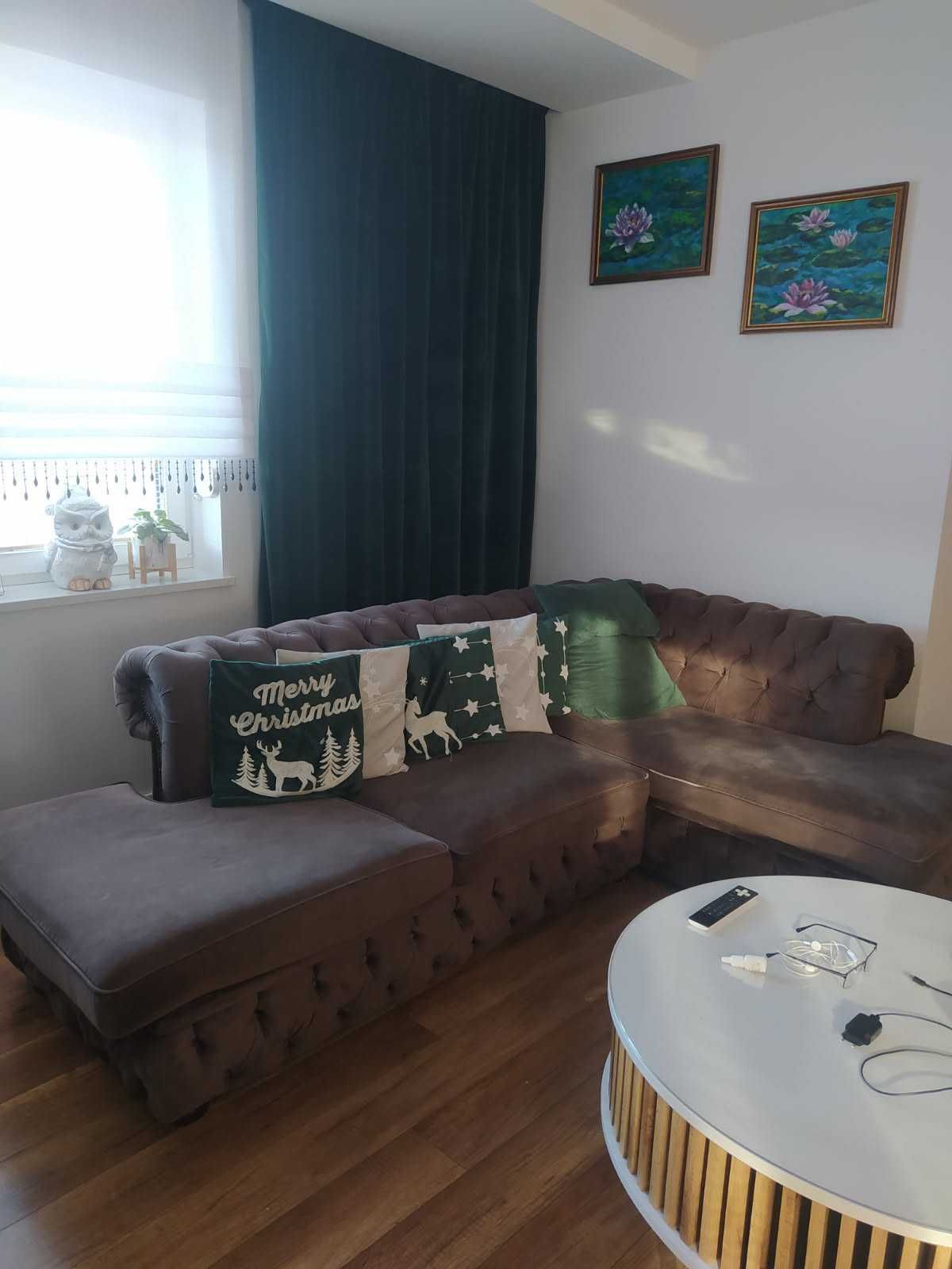 Narożnik pikowany Chesterfield w dobrym stanie
