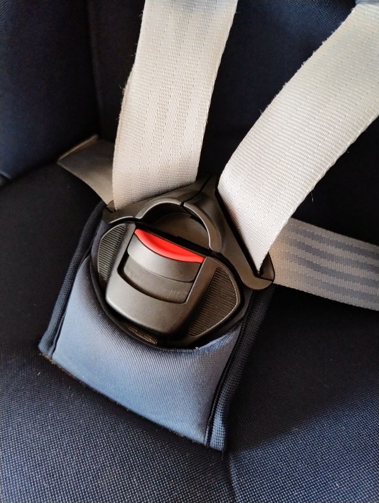 Britax Rõmer trifix 2 iSize do 22 kg