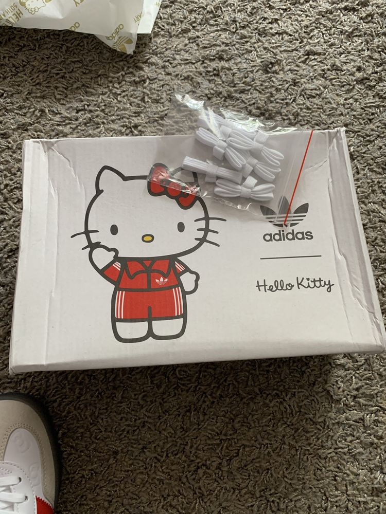 Кросівки Adidas Gazelle x Hello Kitty 38, 39 розмір