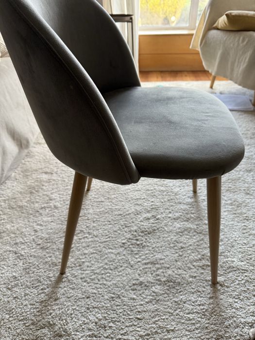 4 cadeiras sklum cinzentas