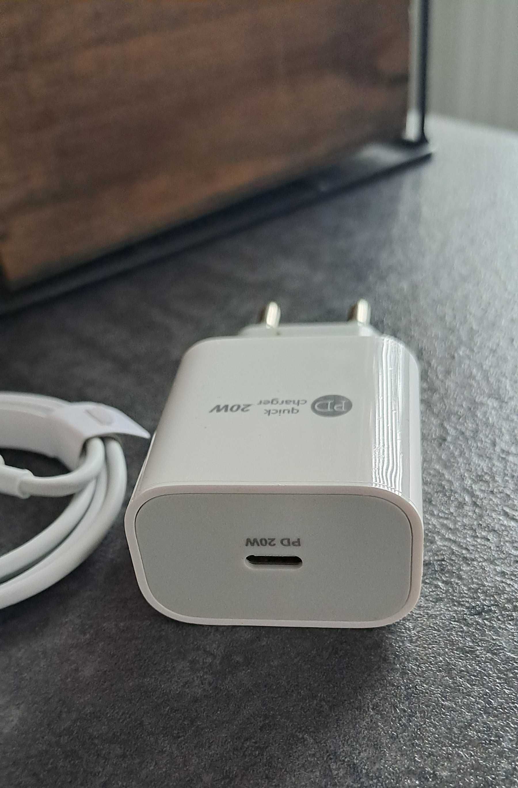 Ładowarka sieciowa do Iphone moc 20W + kabel 1m