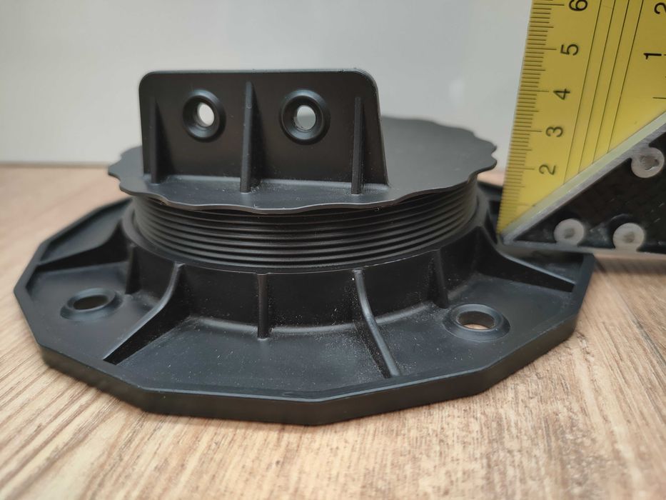 Podpora do tarasu system poziomowania wykręcana ok 2.5cm wys 1zł