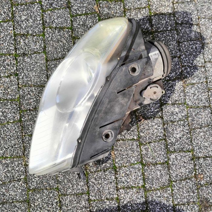 Lampa przednia VW Passat (B6), lewa, prawa