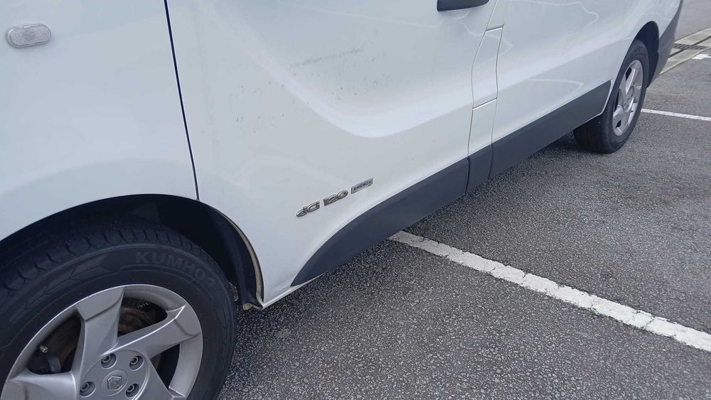 Renault Trafic Furgão L1H1 1.0T 1.6 dCi 120cv - IVA DEDUTÍVEL