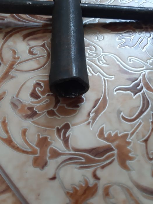 Продам Свечной металлический Ключ