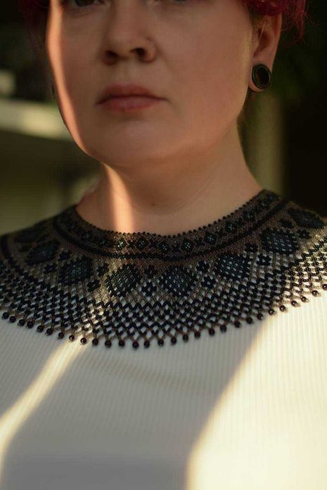 Силянка з бісеру, традиційна українська прикраса, чорна криза