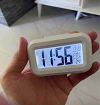 Светодиодные цифровые часы-будильник с подсветкой