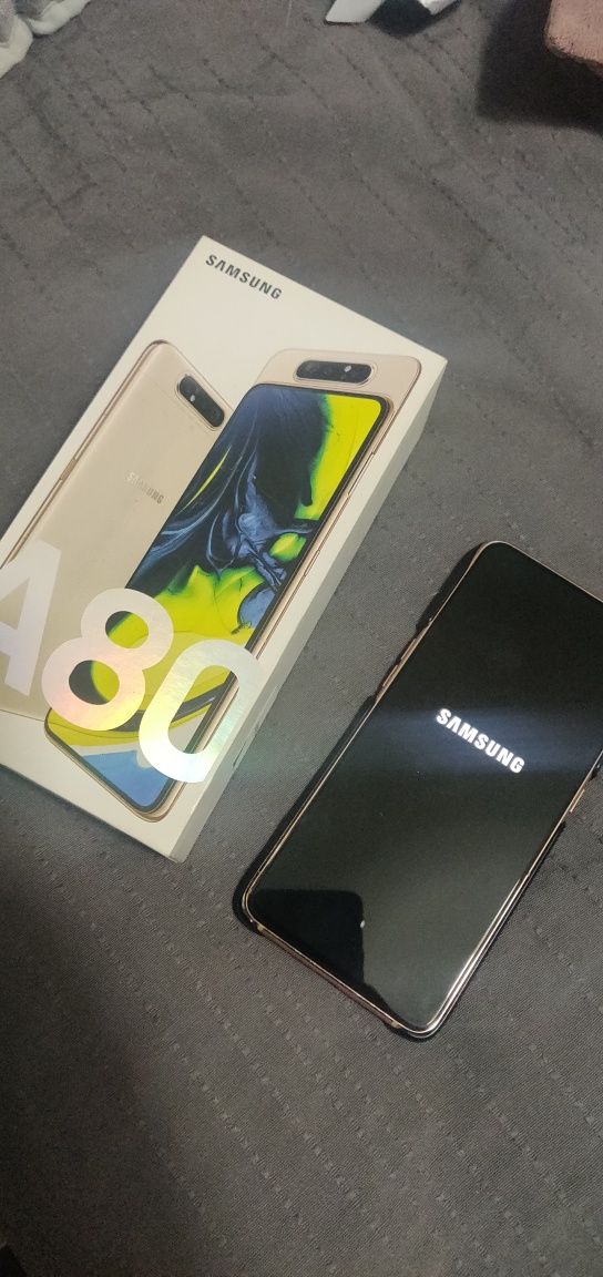 Smartfon Samsung Galaxy A80 8/128 8 GB RAM telefon komórkowy