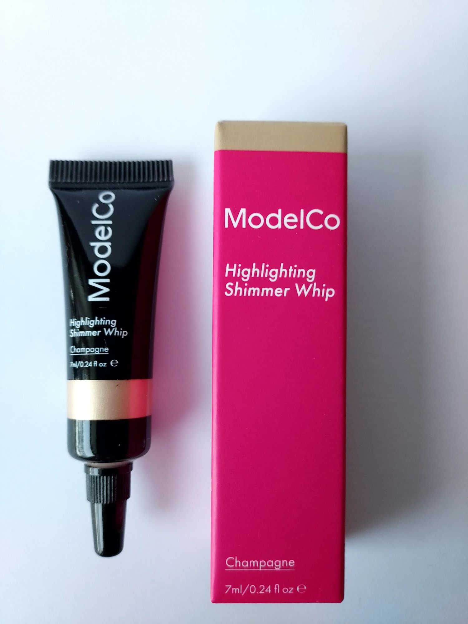 ModelCo champagne rozświetlacz w kremie goddiebox