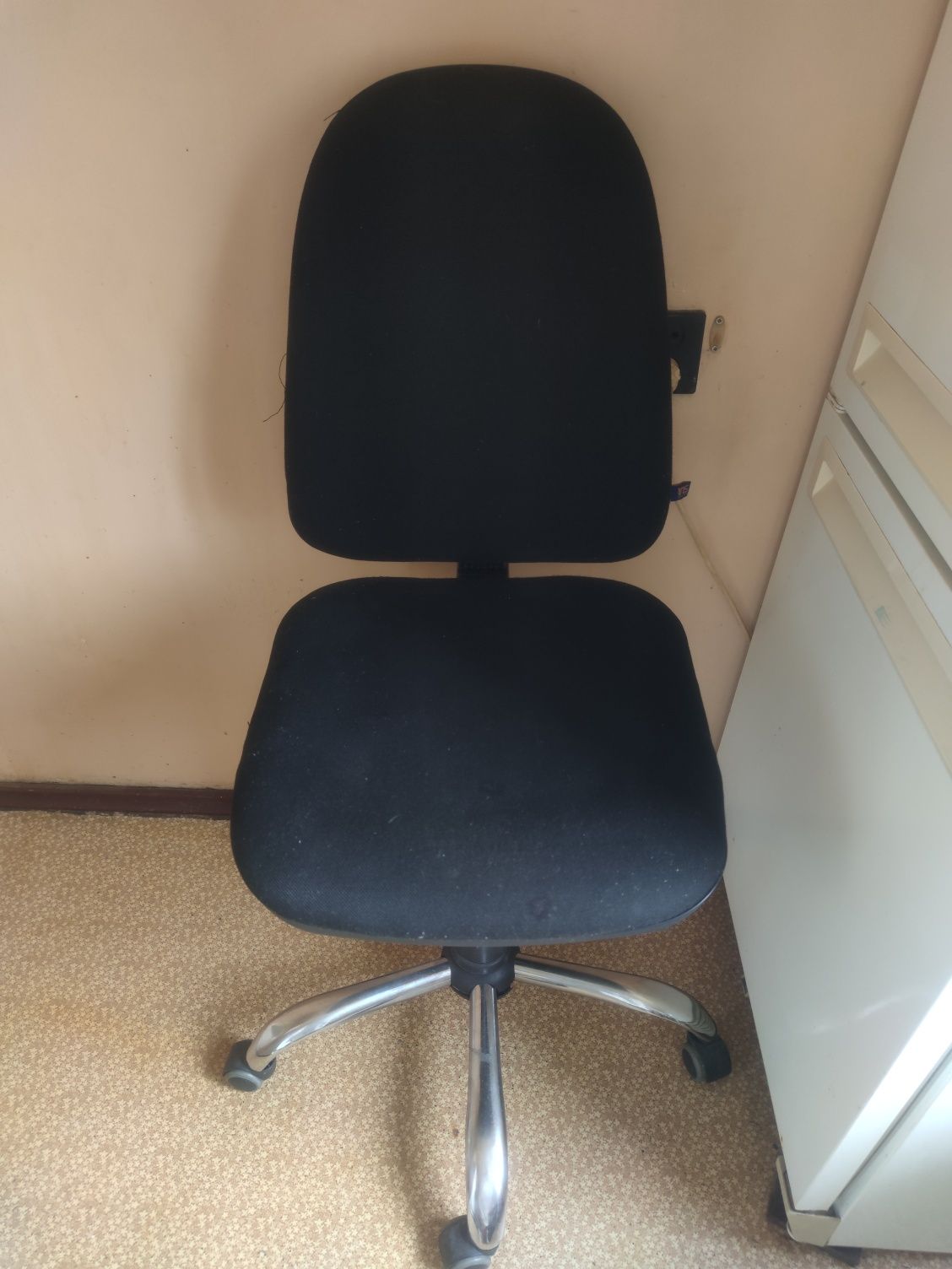 Продается кресло офисное