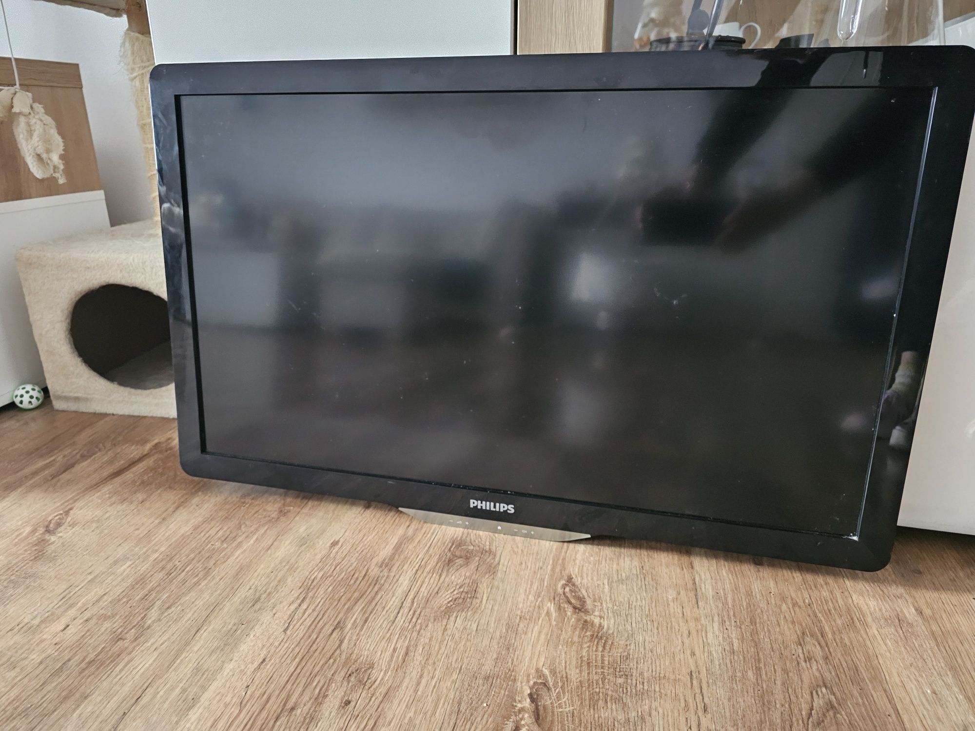 Telewizor LCD  Philips 32 cale akcesoria