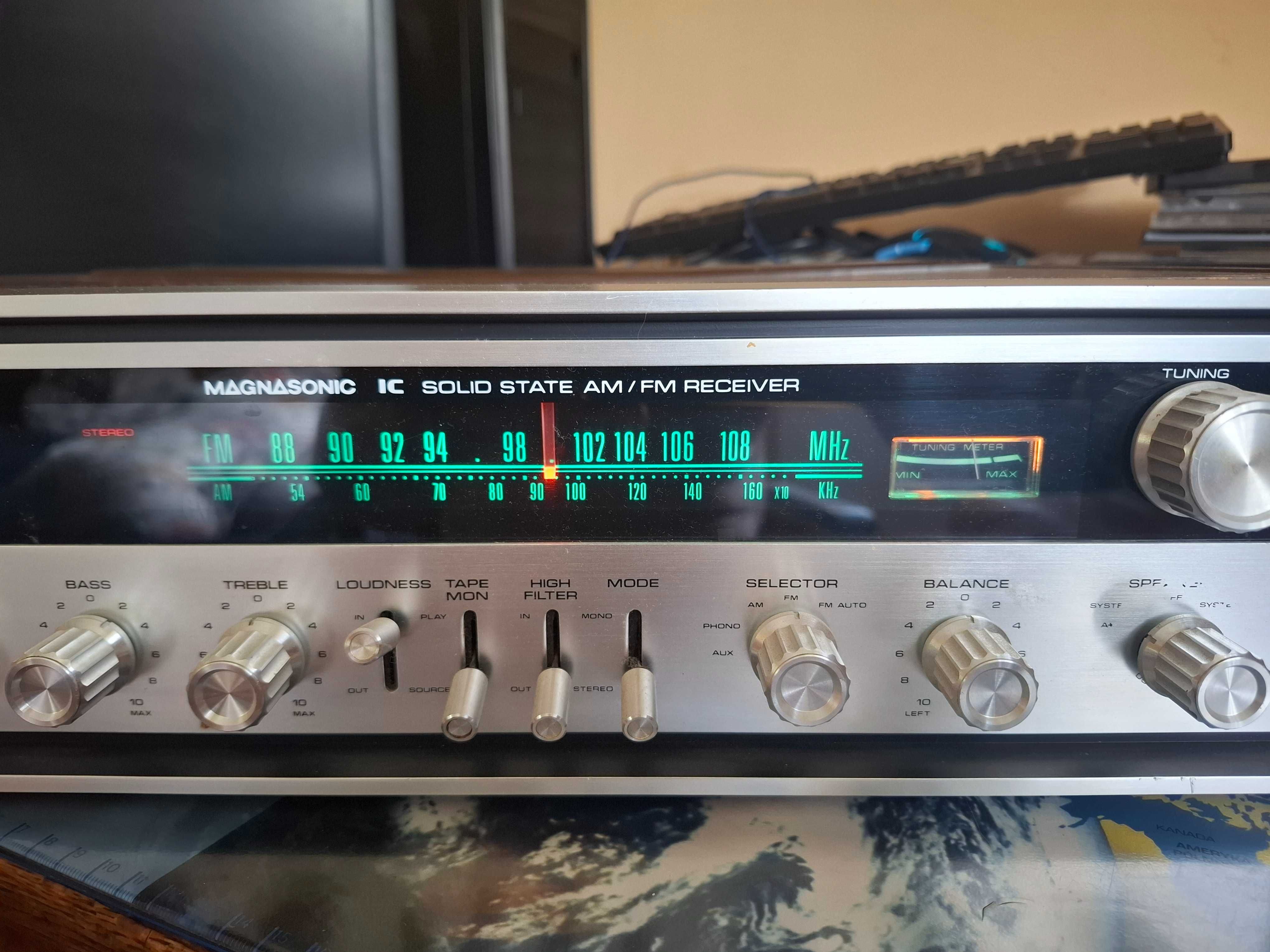 Sanyo DCX-2300K amplituner vintage z mikrofonem