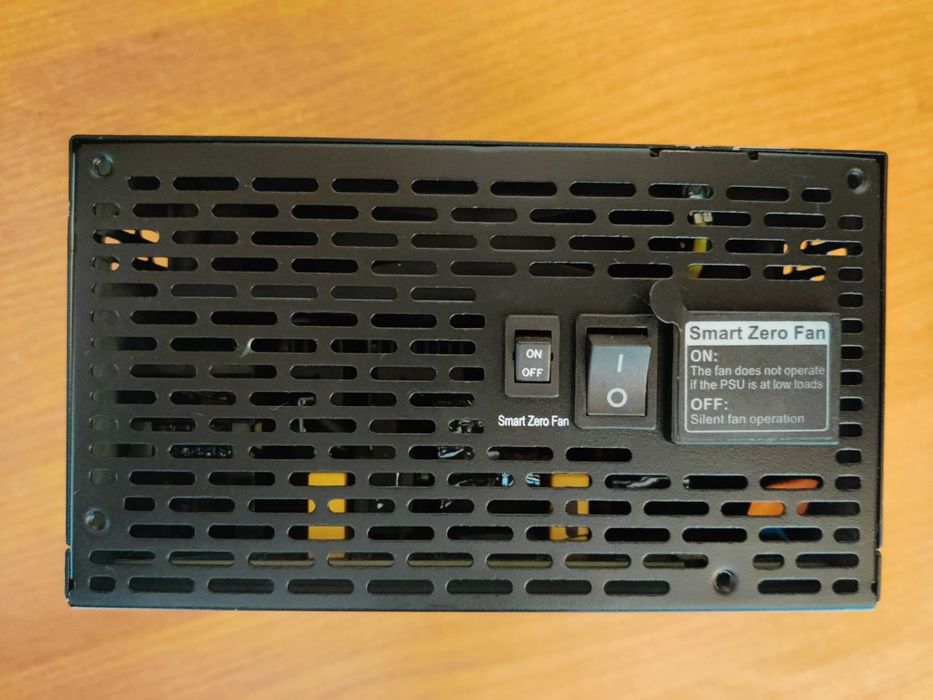 Thermaltake GF3 1000W Gold мощный, тихий, полностью модульный БП