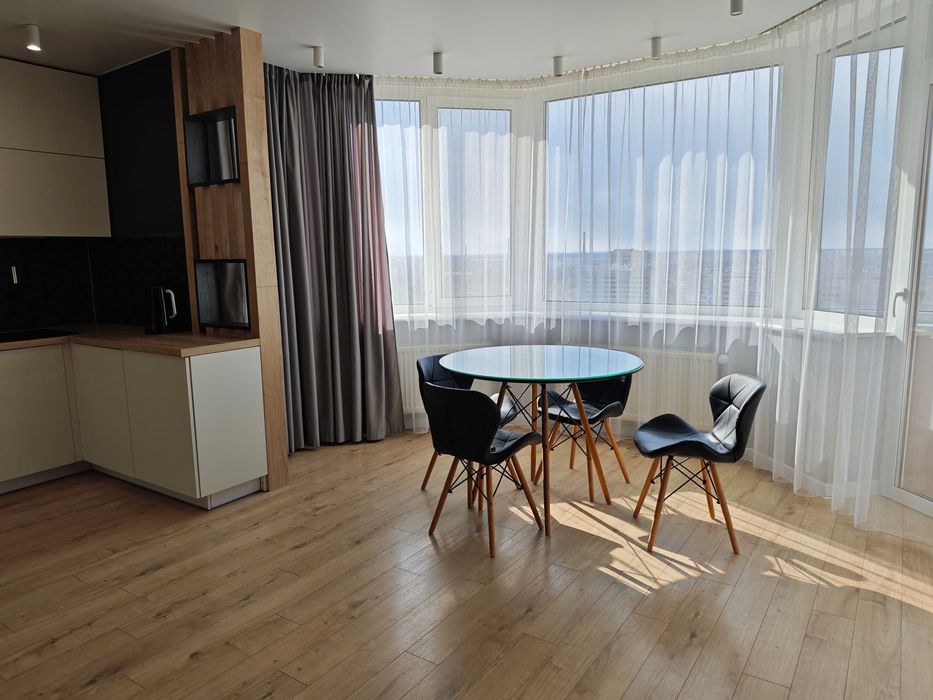 Простора квартира в центрі з панорамним видом на місто!