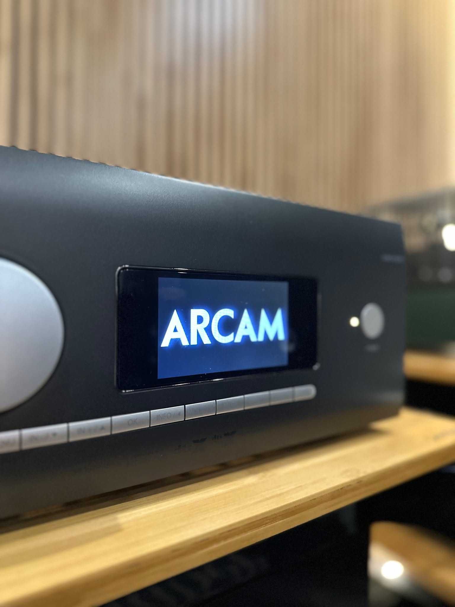 Amplituner Arcam AVR5 - z ekspozycji w stanie idealnym - Warszawa