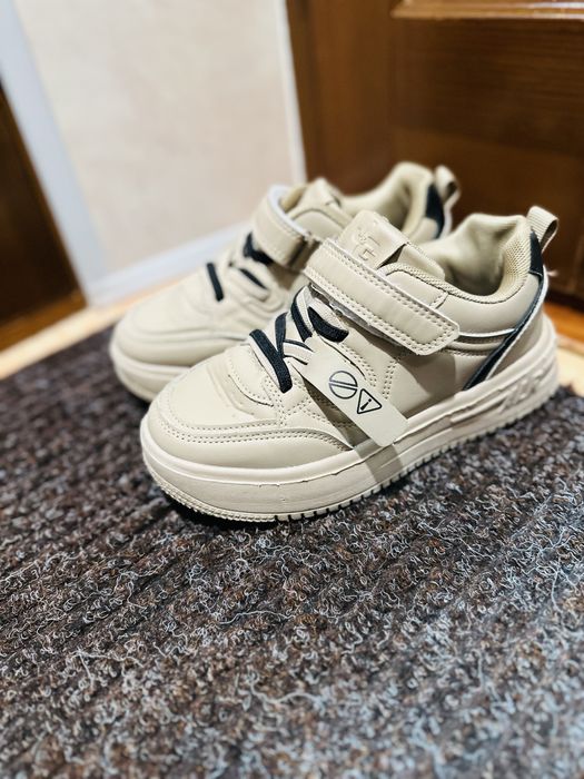 Кросівки 34 розмір 21 см устілка