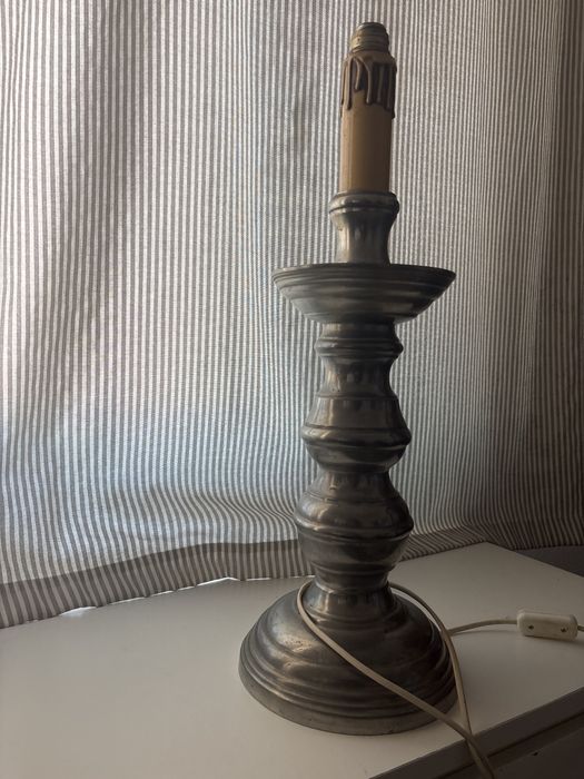 Base de candeeiro de estanho