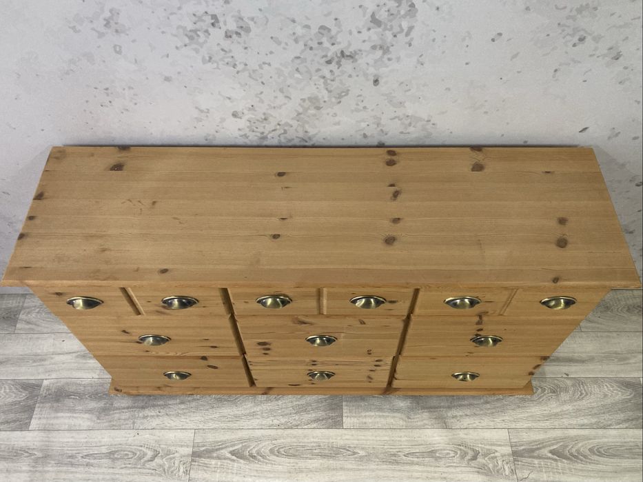 Sosnowa komoda typu aptekarka