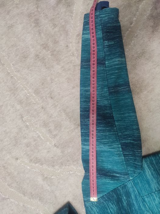 Демісезонна жіноча куртка