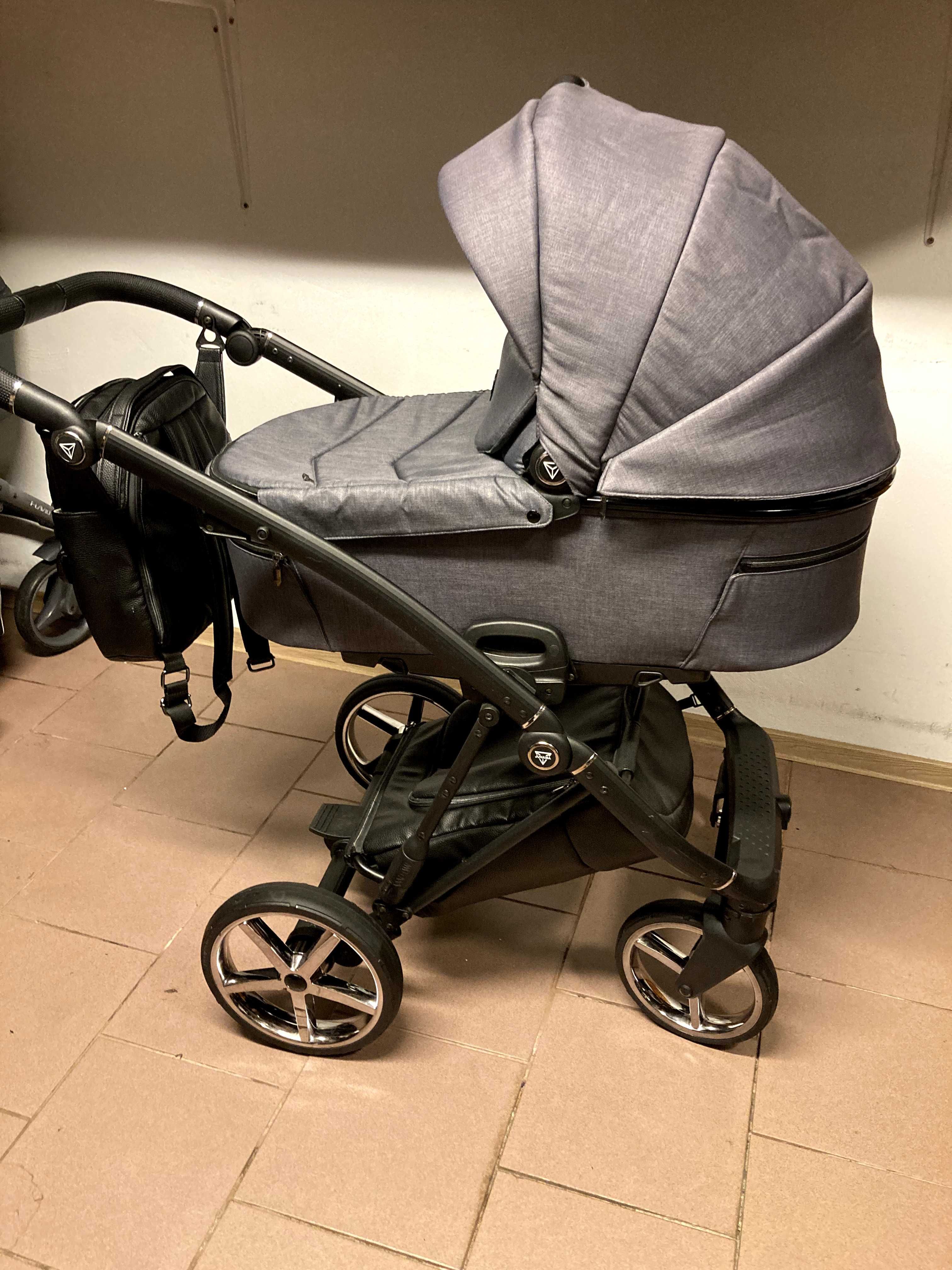 Wózek JUNAMA AIR 2w1 / 3w1 / 4w1 z bazą Isofix Ciemno Szary