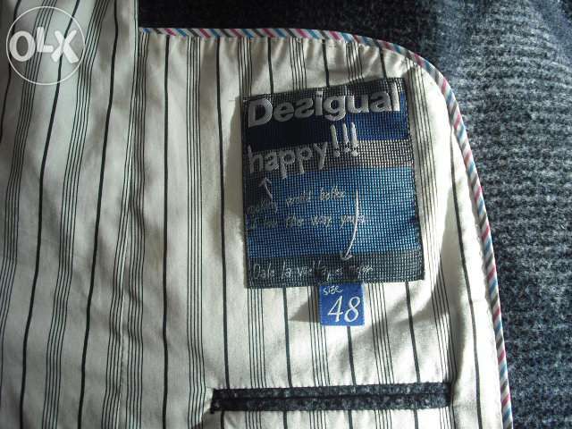 Casaco quentinho marca Desigual