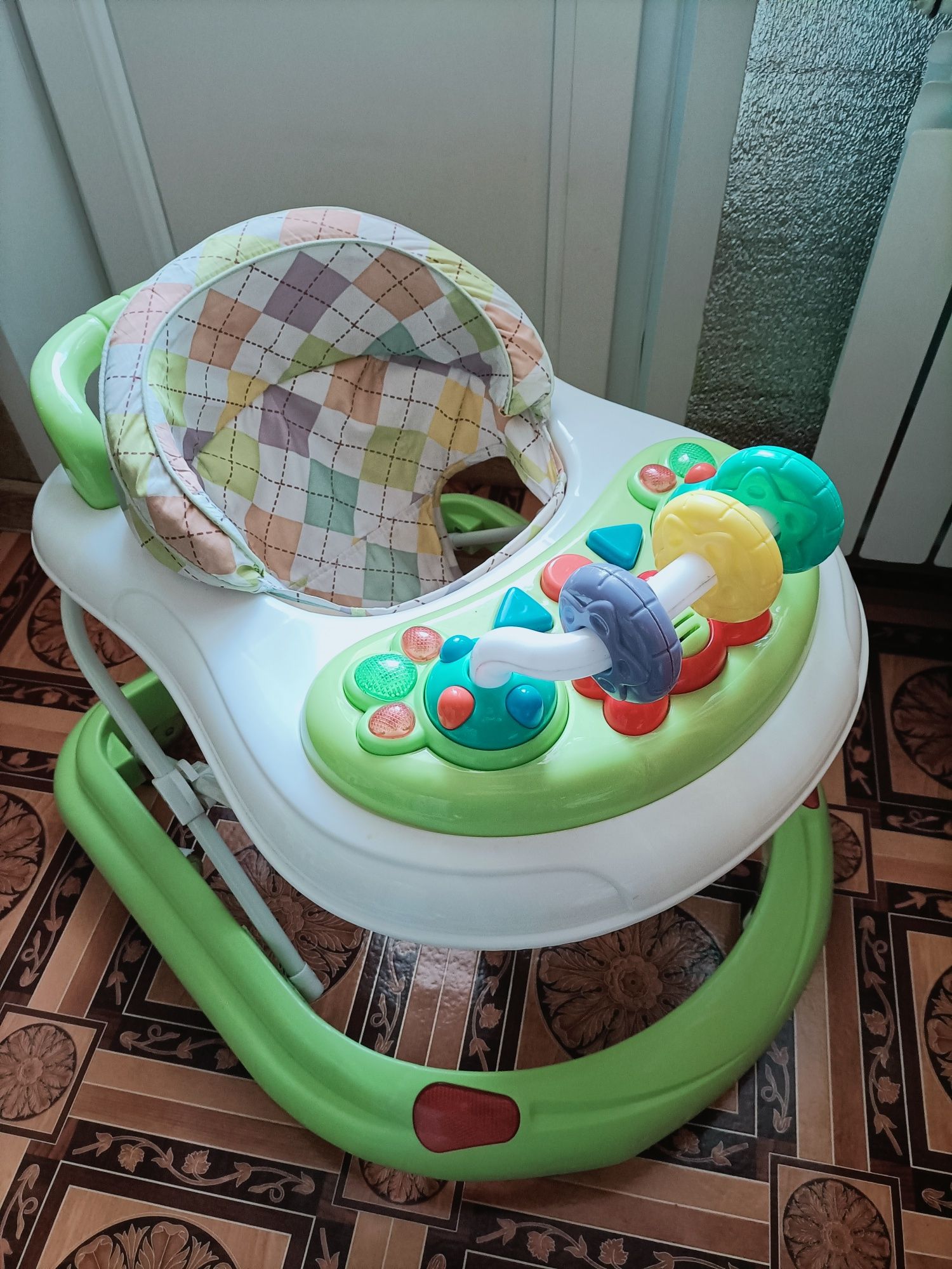 Продам  детские ходунки Carrello