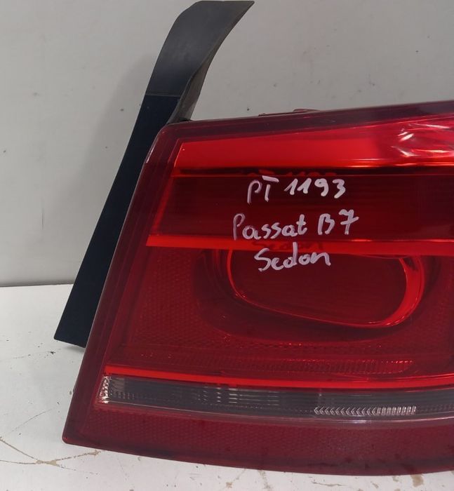Vw Passat B7 Sedan  Lampa Tył Prawa 3Ae945096F