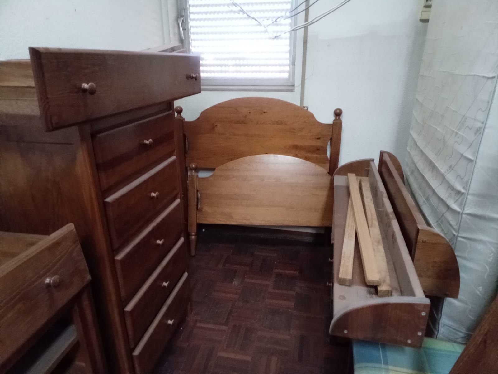 Quarto de solteiro.