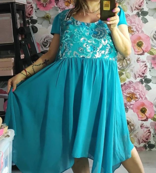 Turkusowa elegancka sukienka plussize 50