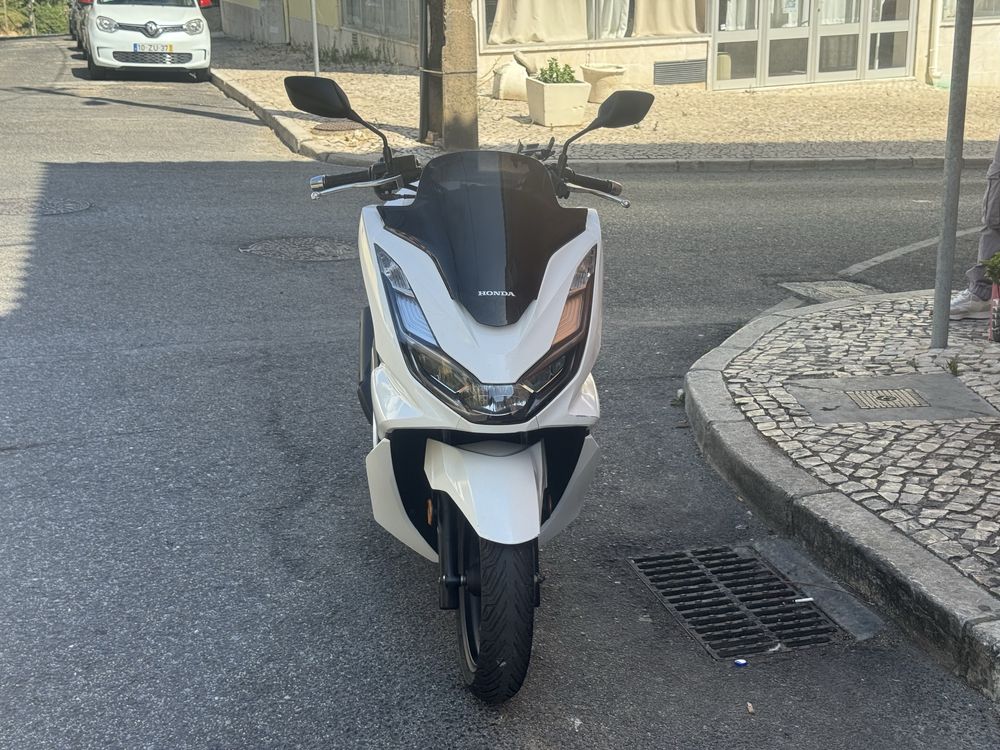Honda PCX 2022.
