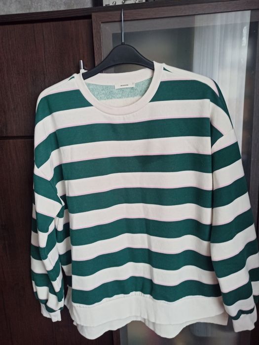 Светр жіночий, толстовка