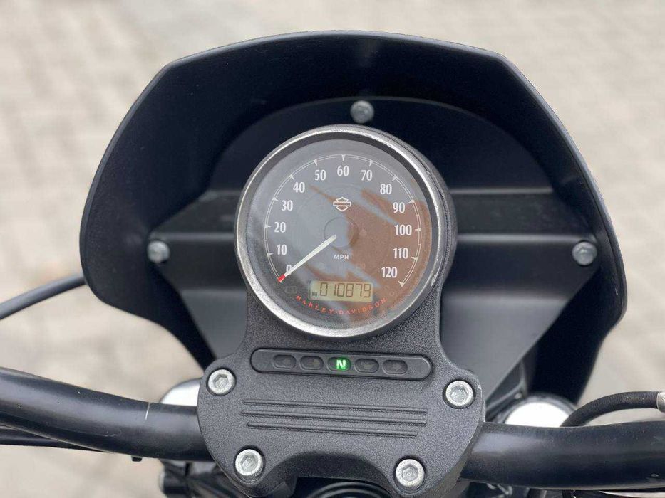 Мотоцикл Harley-Davidson 883 2017