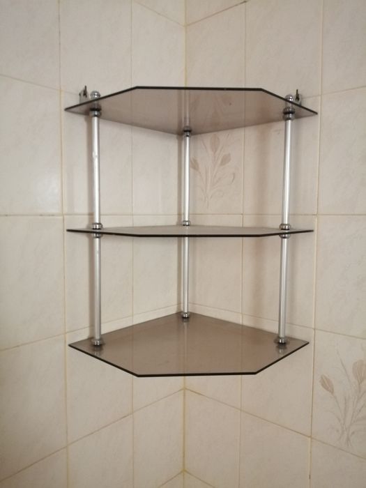 Prateleira de parede em vidro